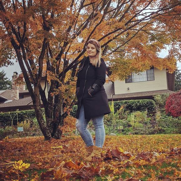 Meet your Posher, Kelly - Picture 1 of 1